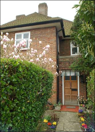 62 Meadway a